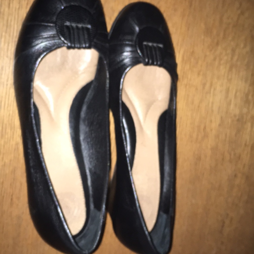 Nurture shoes size 7M